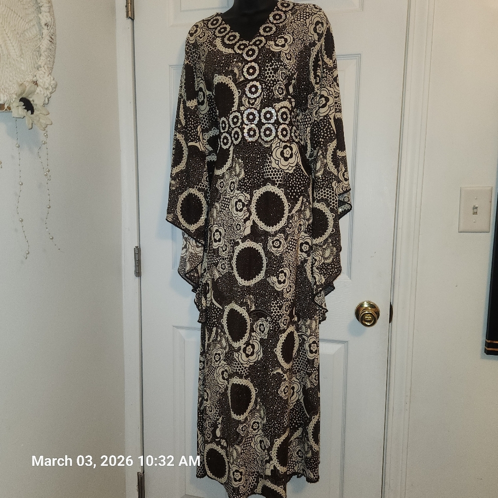 Sparkly Butterfly Abaya Dress - Picture 4 of 10